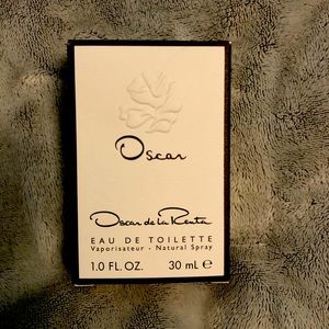 Oscar de la renta 30 ml perfume. New in box